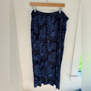 H. Vintage black maxi blue floral design size 3X